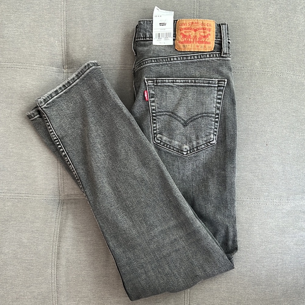 Levi’s “Leila” slim straight grey jeans